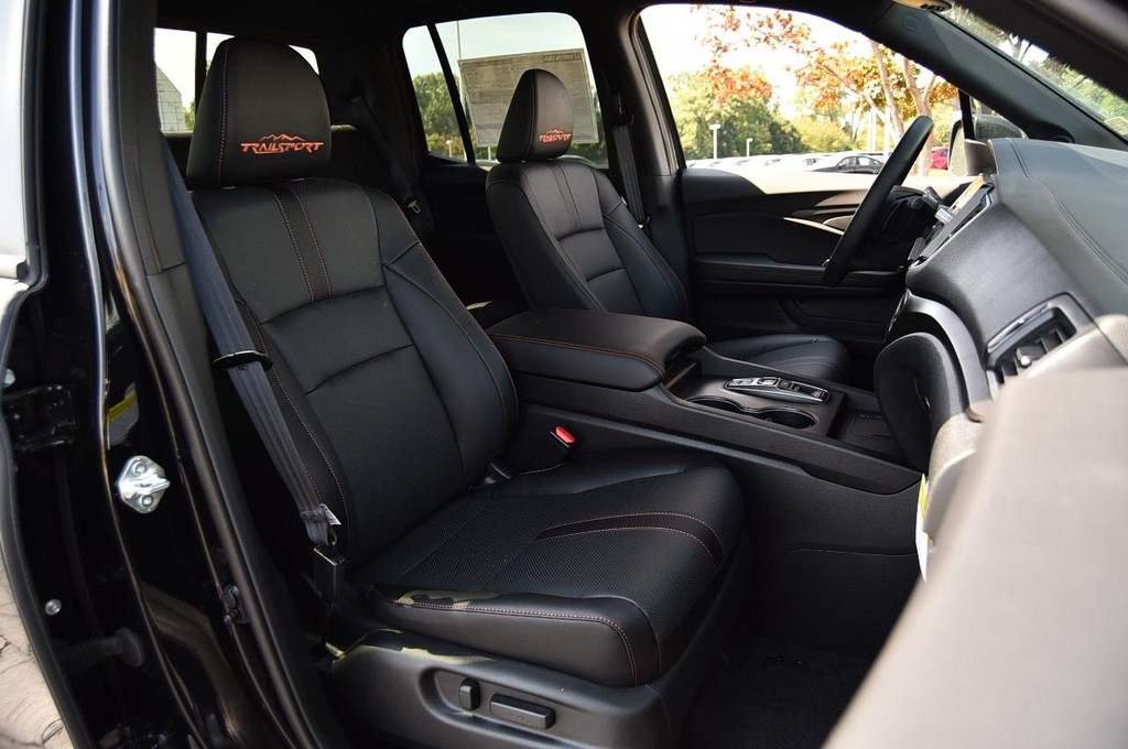 Honda Ridgeline Vehicle Image 25