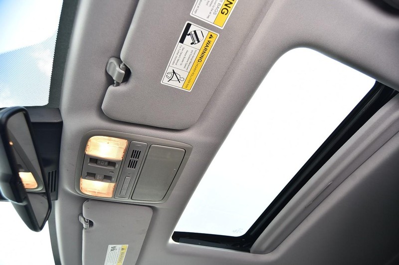 Honda CR-V Vehicle Image 22