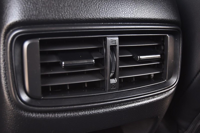 Honda CR-V Vehicle Image 24