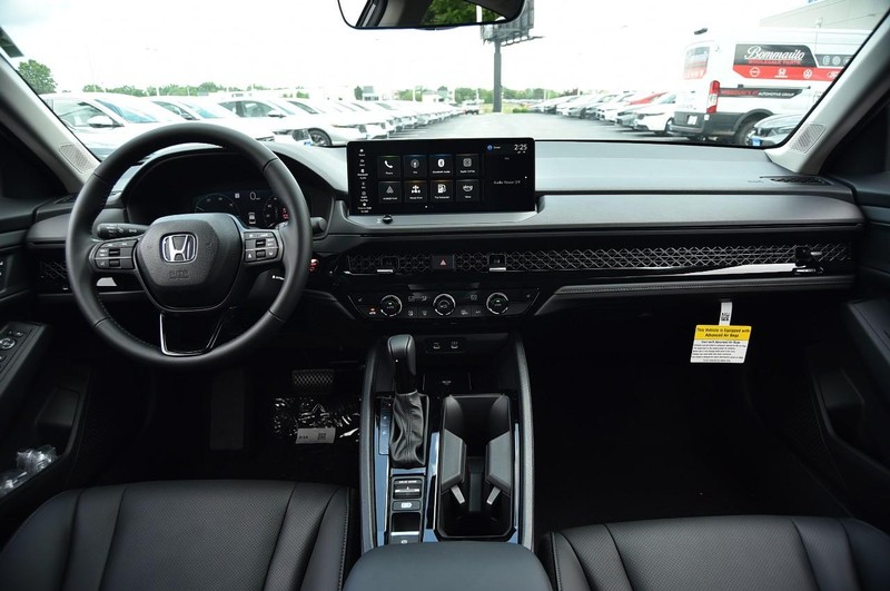 Honda Accord Hybrid Vehicle Image 07