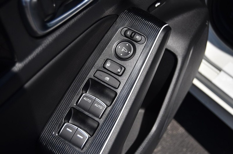 Honda Civic Sedan Hybrid Vehicle Image 08