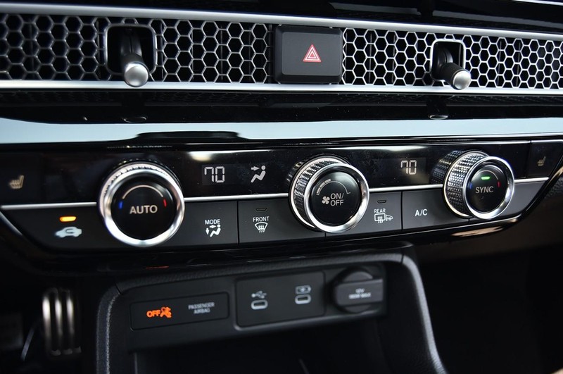 Honda Civic Sedan Hybrid Vehicle Image 15