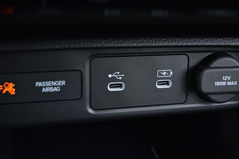 Honda Civic Sedan Hybrid Vehicle Image 16