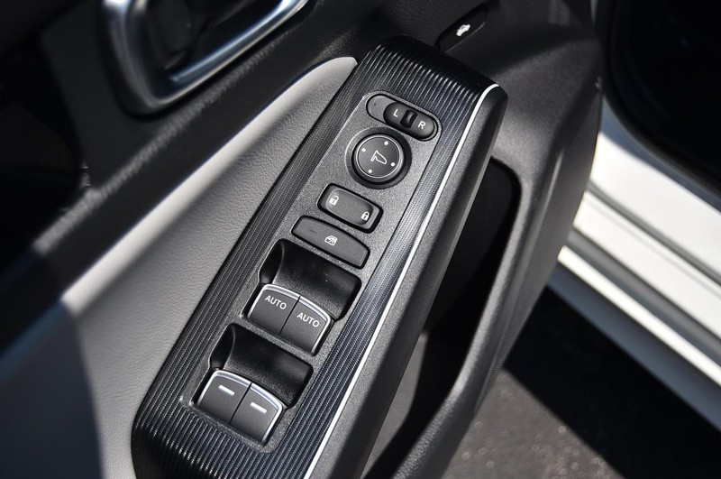 Honda Civic Sedan Hybrid Vehicle Image 08