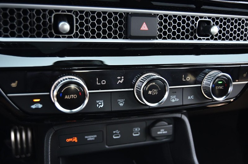Honda Civic Sedan Hybrid Vehicle Image 15