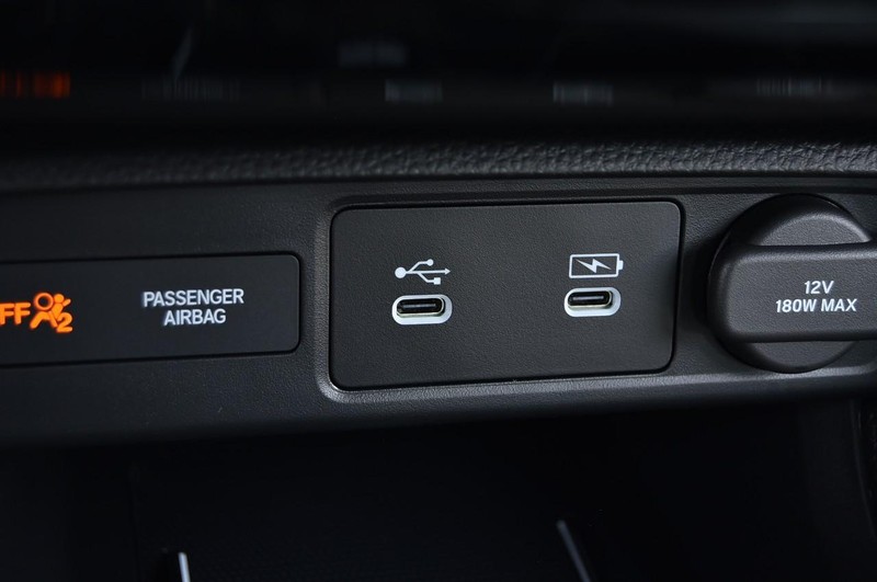 Honda Civic Sedan Hybrid Vehicle Image 16