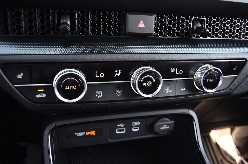 Honda CR-V Vehicle Image 14