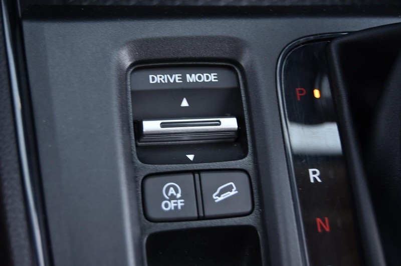 Honda CR-V Vehicle Image 16