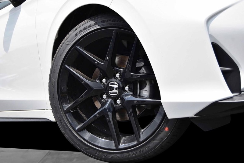 Honda Civic Hatchback Vehicle Image 03