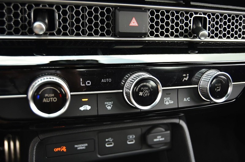 Honda Civic Hatchback Vehicle Image 14