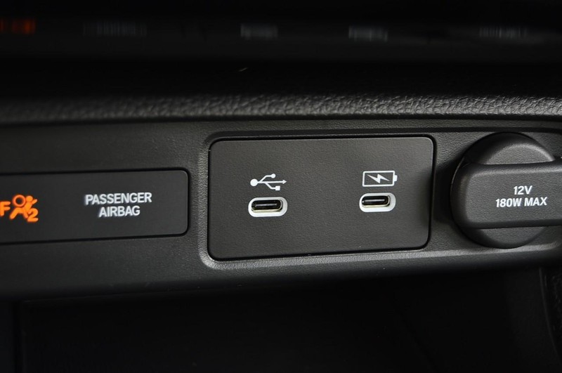 Honda Civic Hatchback Vehicle Image 15