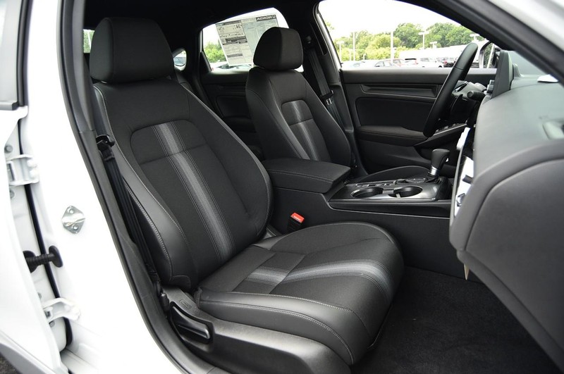 Honda Civic Hatchback Vehicle Image 20