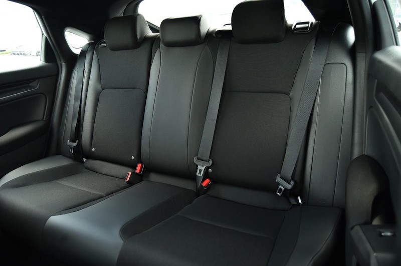 Honda Civic Hatchback Vehicle Image 21