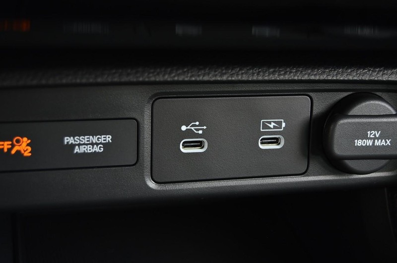 Honda Civic Hatchback Vehicle Image 15