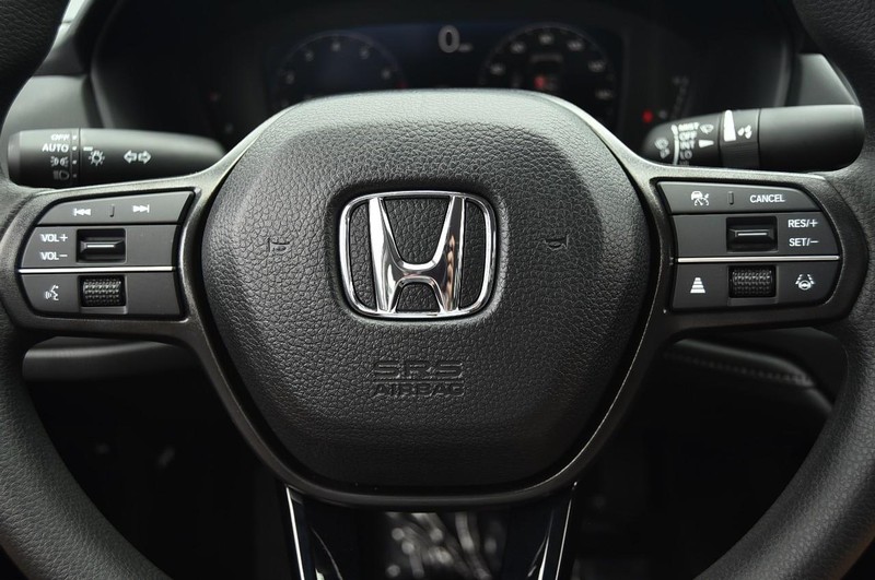 Honda Accord Sedan Vehicle Image 17