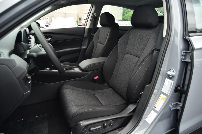 Honda Accord Sedan Vehicle Image 18