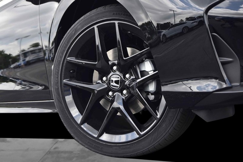 Honda Civic Sedan Hybrid Vehicle Image 03