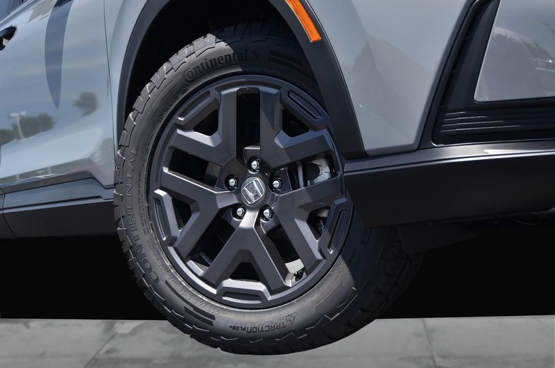 Honda CR-V Hybrid Vehicle Image 03