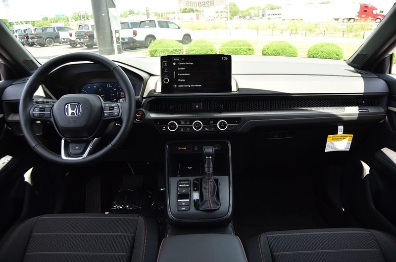 Honda CR-V Hybrid Vehicle Image 07