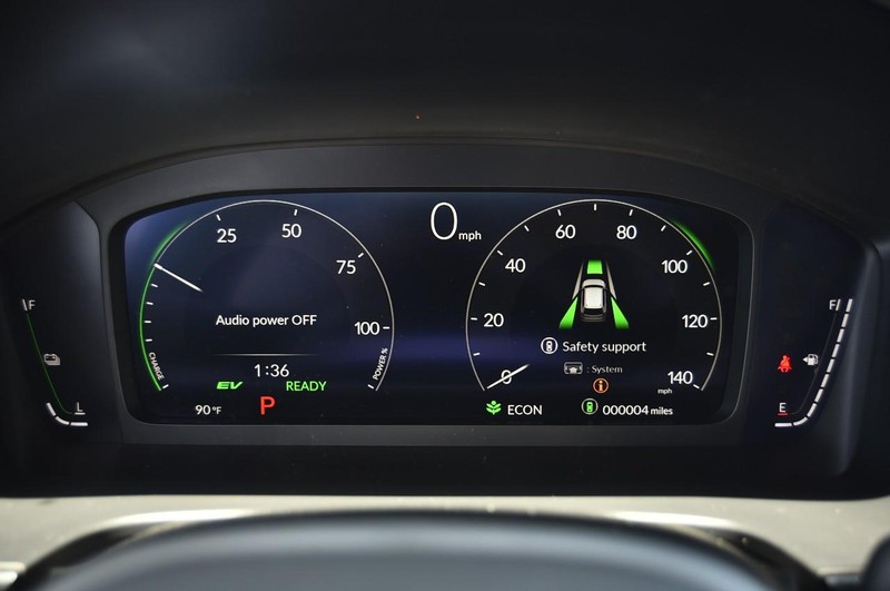 Honda CR-V Hybrid Vehicle Image 11