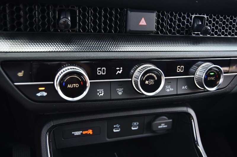 Honda CR-V Hybrid Vehicle Image 14