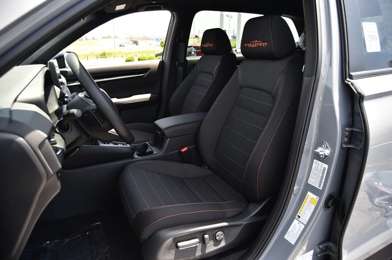 Honda CR-V Hybrid Vehicle Image 19