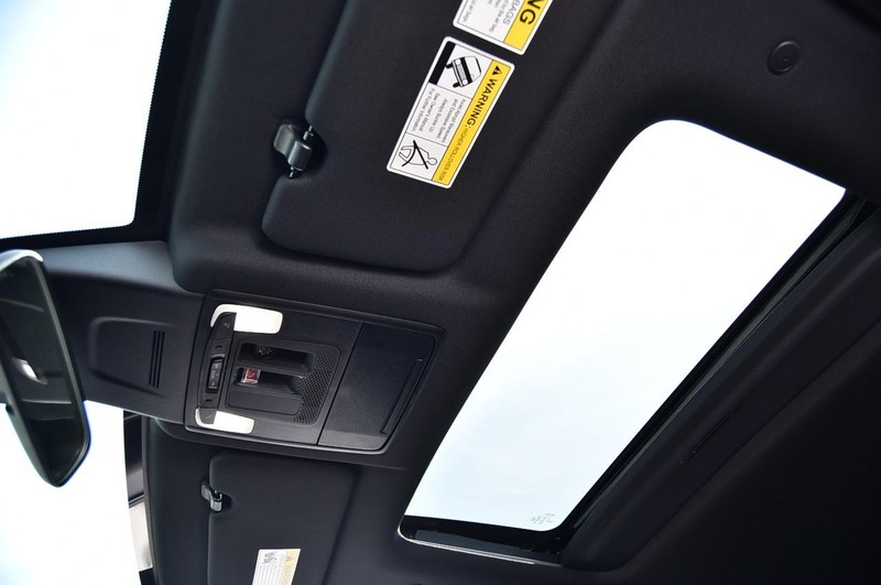 Honda CR-V Hybrid Vehicle Image 21