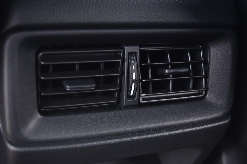 Honda CR-V Hybrid Vehicle Image 23