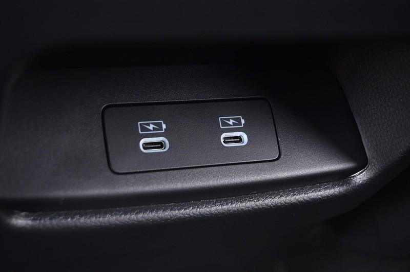 Honda CR-V Hybrid Vehicle Image 24