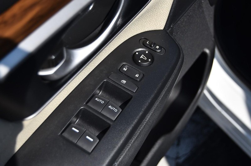 Honda CR-V Vehicle Image 08