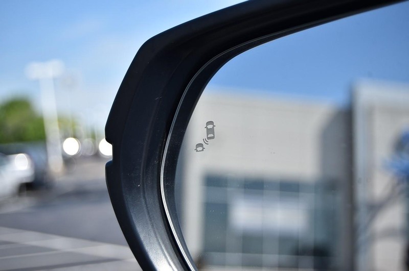 Honda CR-V Vehicle Image 09