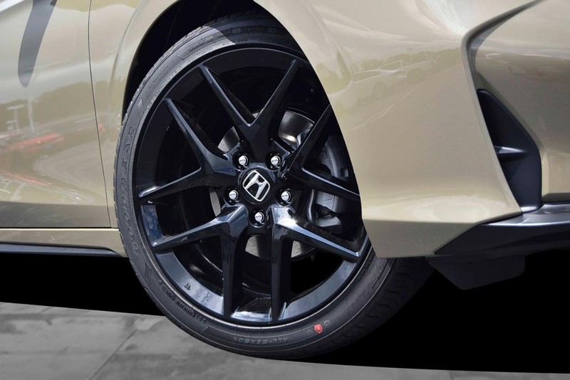 Honda Civic Hatchback Vehicle Image 03