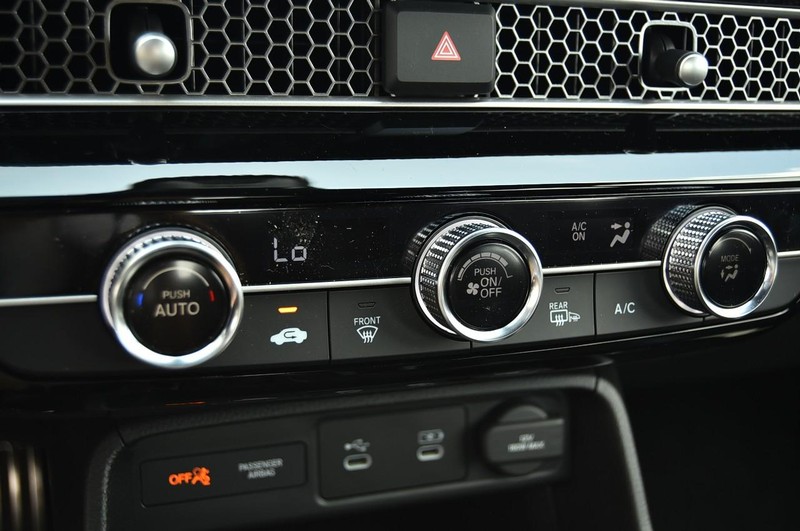Honda Civic Hatchback Vehicle Image 14