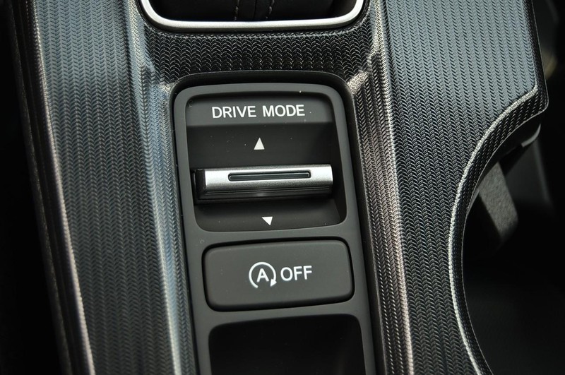 Honda Civic Hatchback Vehicle Image 15