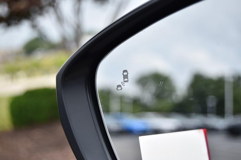 Honda Civic Hatchback Vehicle Image 09