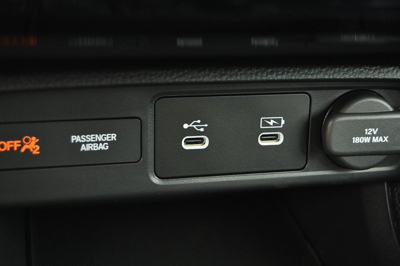 Honda Civic Hatchback Vehicle Image 15