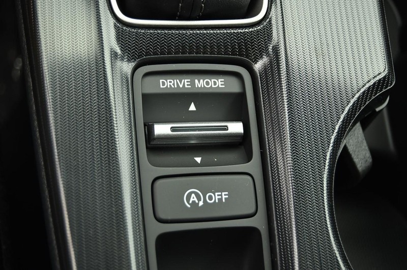 Honda Civic Hatchback Vehicle Image 16