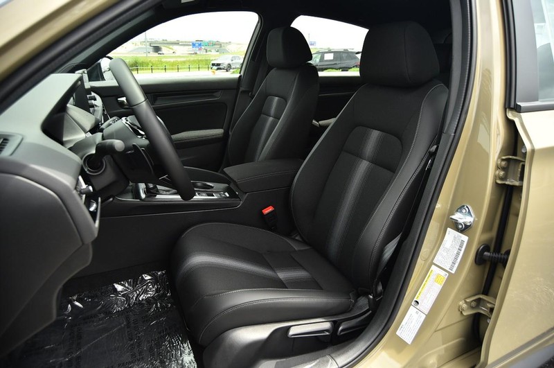 Honda Civic Hatchback Vehicle Image 19