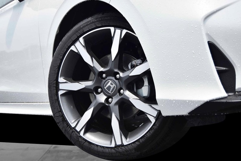 Honda Civic Sedan Hybrid Vehicle Image 03