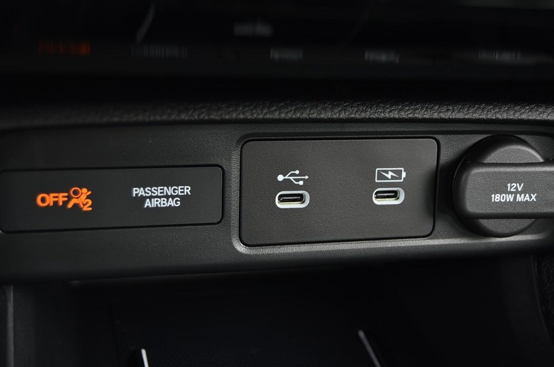 Honda Civic Sedan Hybrid Vehicle Image 16