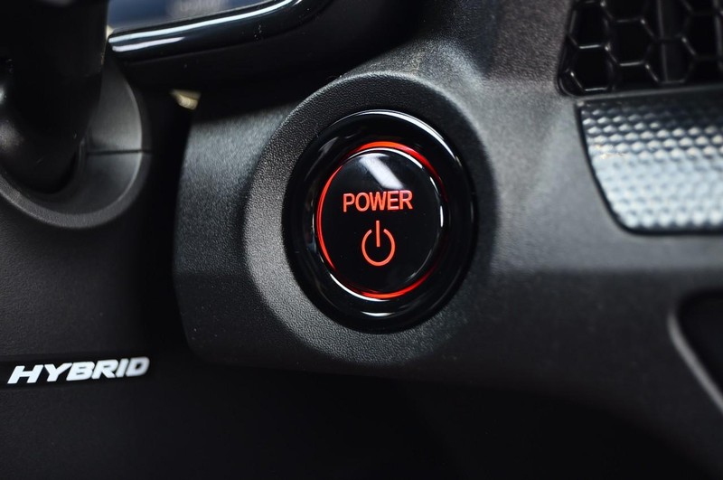 Honda CR-V Hybrid Vehicle Image 17
