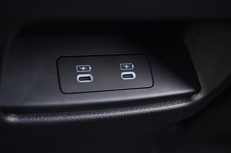 Honda CR-V Hybrid Vehicle Image 24