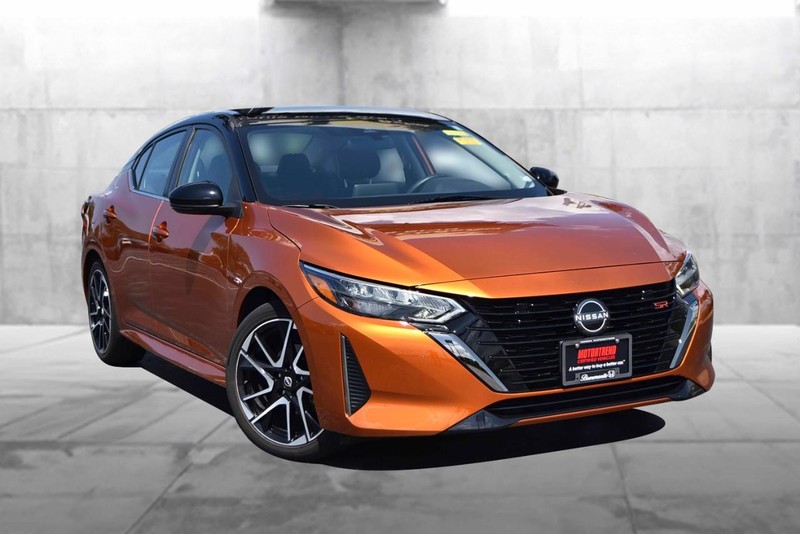 Nissan Sentra Vehicle Image 02