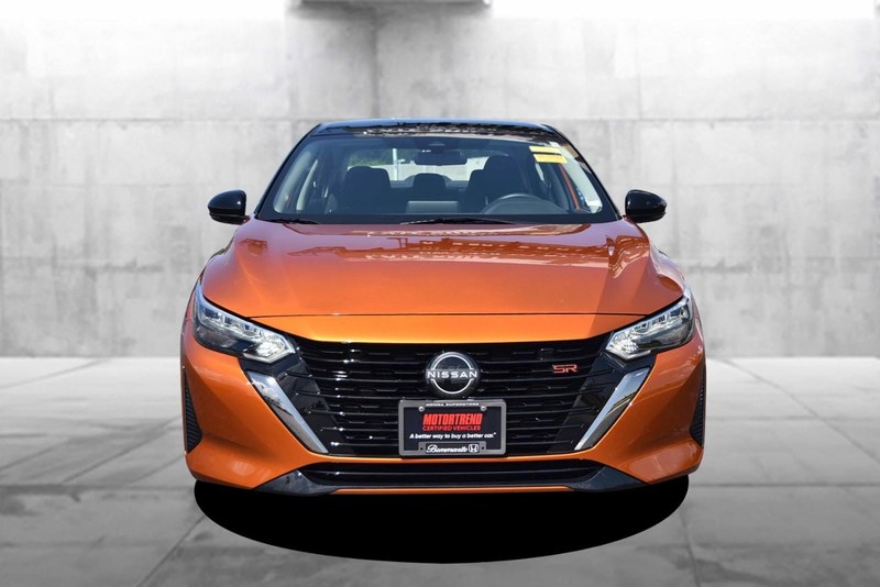 Nissan Sentra Vehicle Image 04