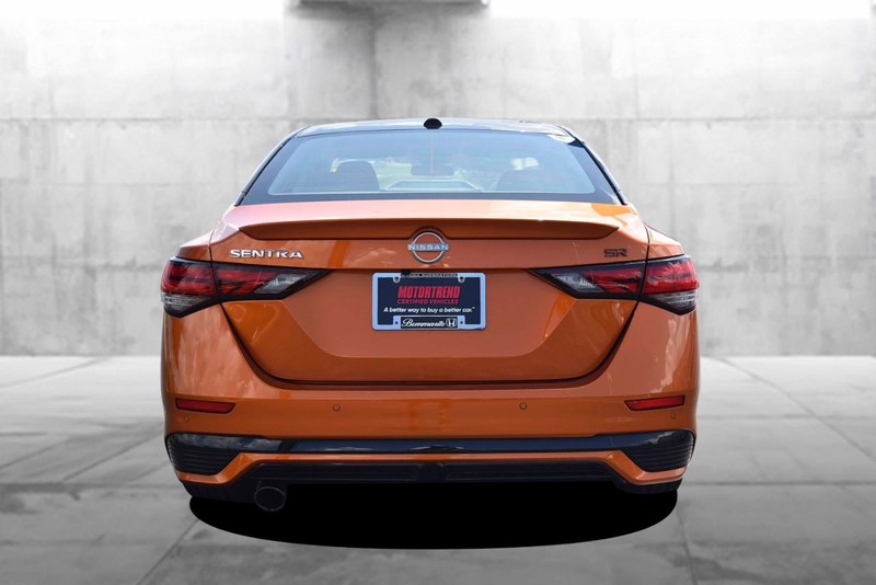 Nissan Sentra Vehicle Image 06