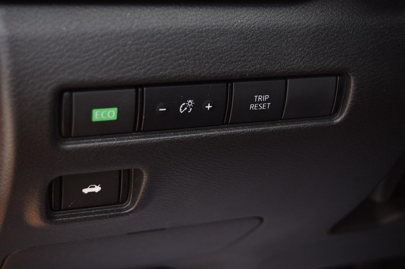 Nissan Sentra Vehicle Image 10