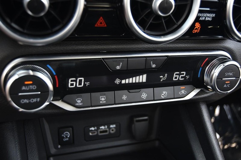 Nissan Sentra Vehicle Image 14