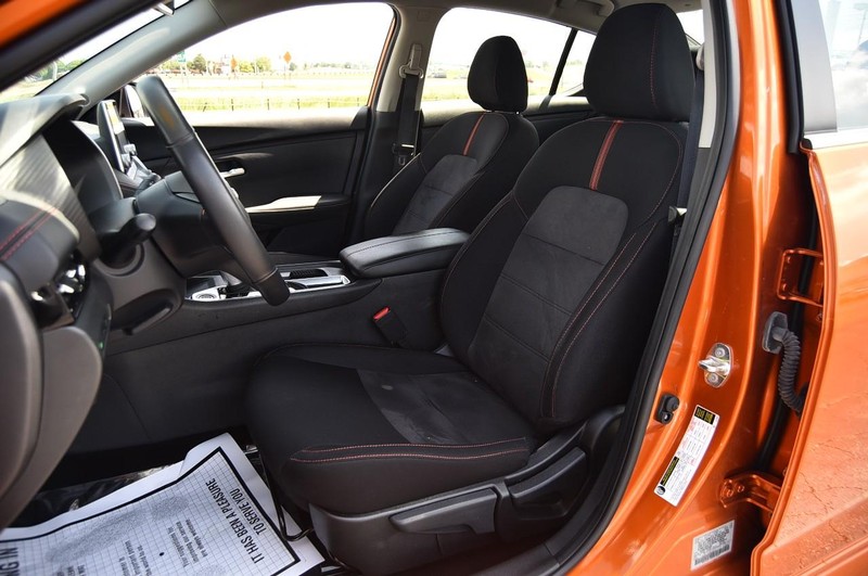 Nissan Sentra Vehicle Image 18
