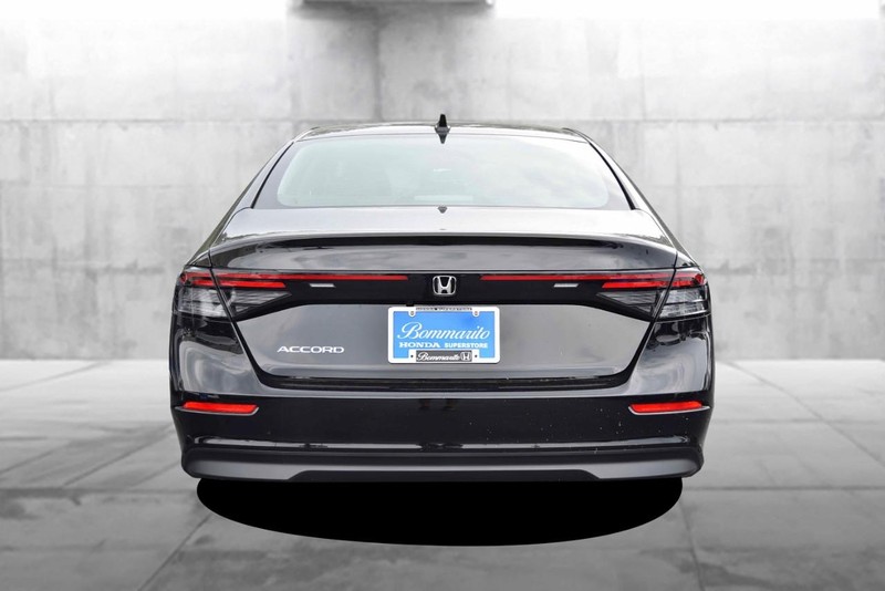 Honda Accord Sedan Vehicle Image 06