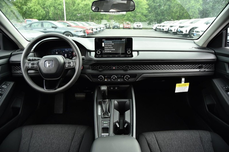 Honda Accord Sedan Vehicle Image 07